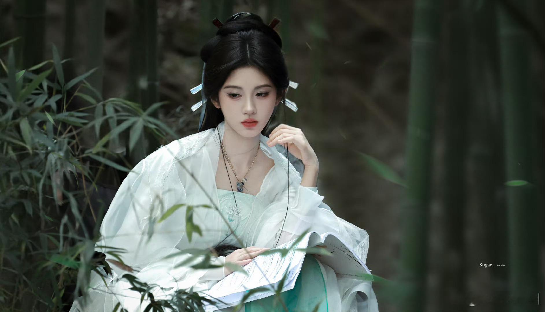 鞠婧祎来战新造型好好看，一种隐居山林女侠的感觉鞠婧祎 ​​​