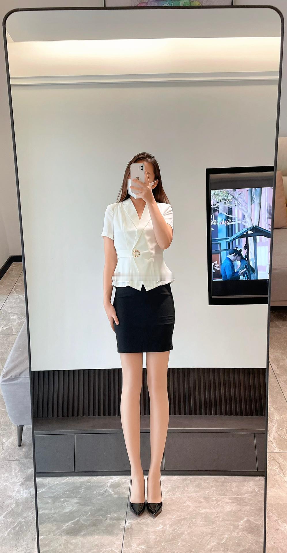 同学们，寒假就要来了，有什么难题要及时提问，都要打给老师 ​​​