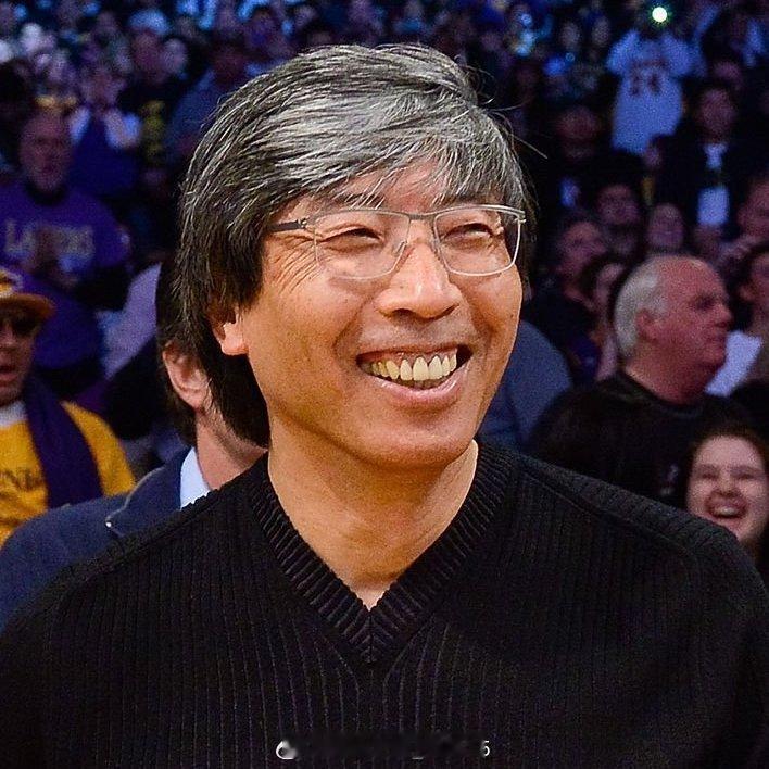 据戴夫·麦克梅纳明Dave McMenamin，ESPN报道：湖人队少数股东帕特