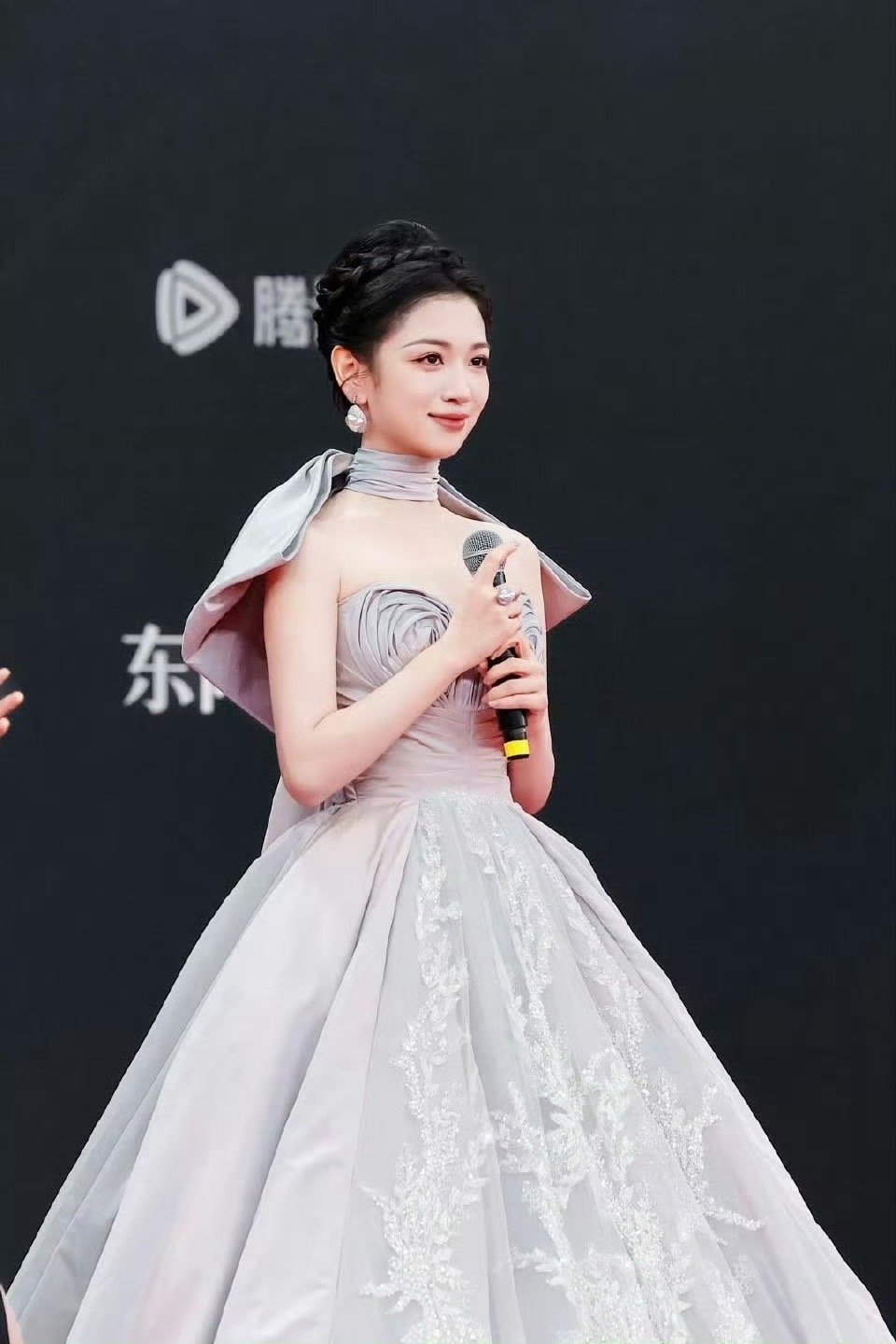代露娃白月梵星有效播剧  代露娃微指破亿 代露娃白月梵星属于有效播剧了吧！微指数
