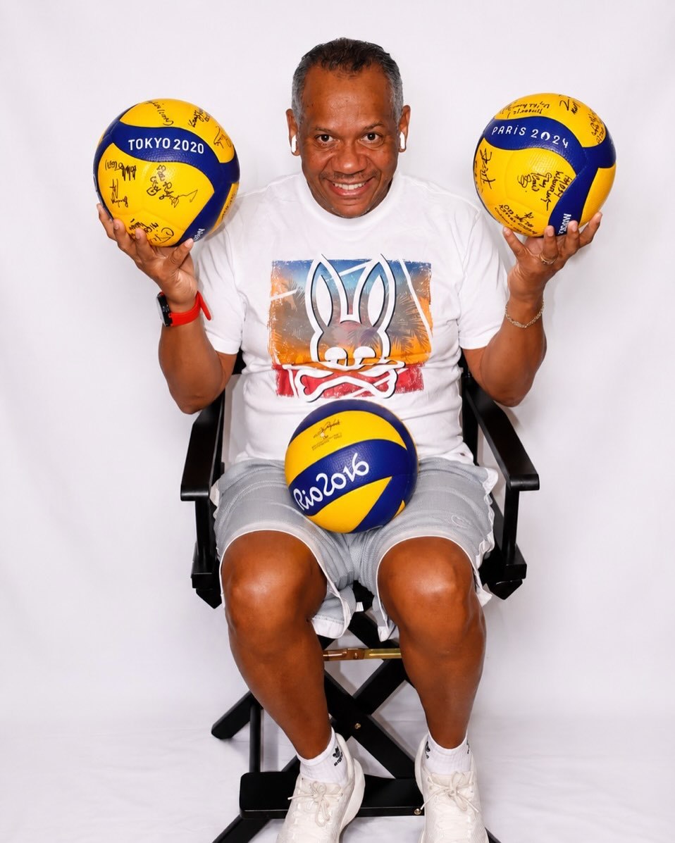 🇩🇴名哨塞斯佩德斯晒出三届奥运会的签名排球🏐