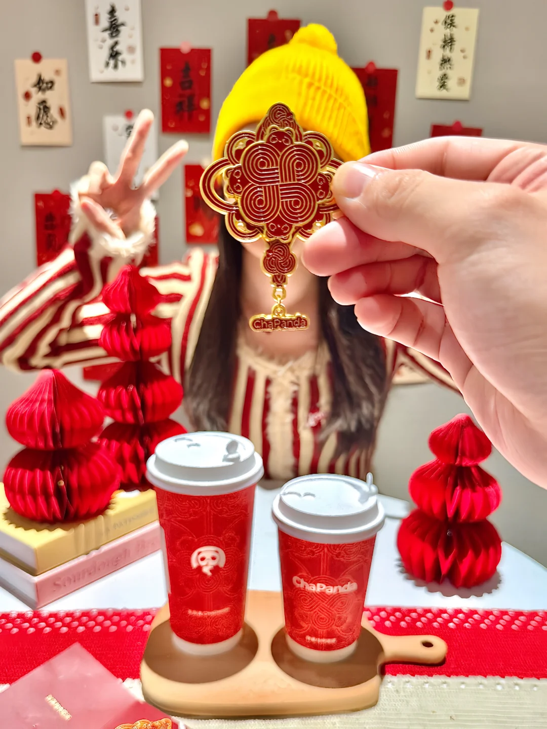 新年奶茶和朋友这么拍，包出片的！！！
