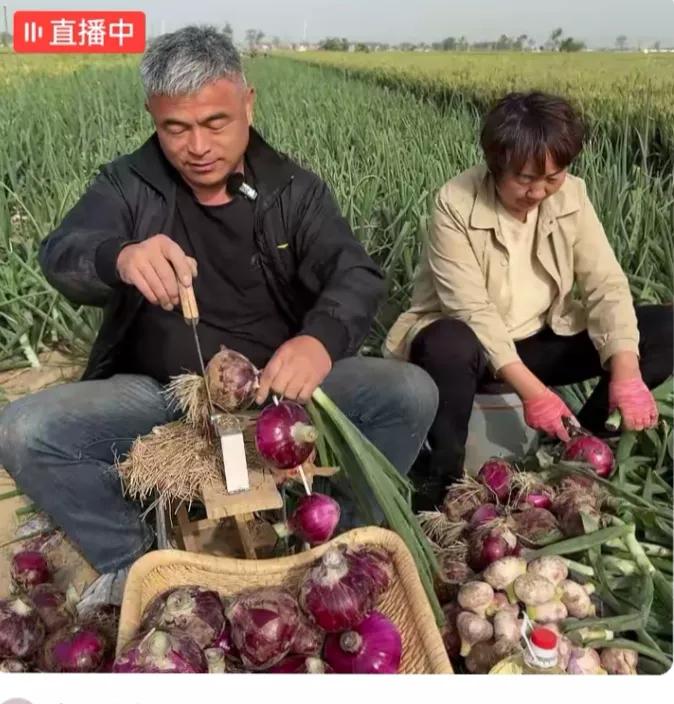 刘德华主演的电影失孤的原型郭刚堂现在过得非常充实。看到他和他的妻子在如果全国各地