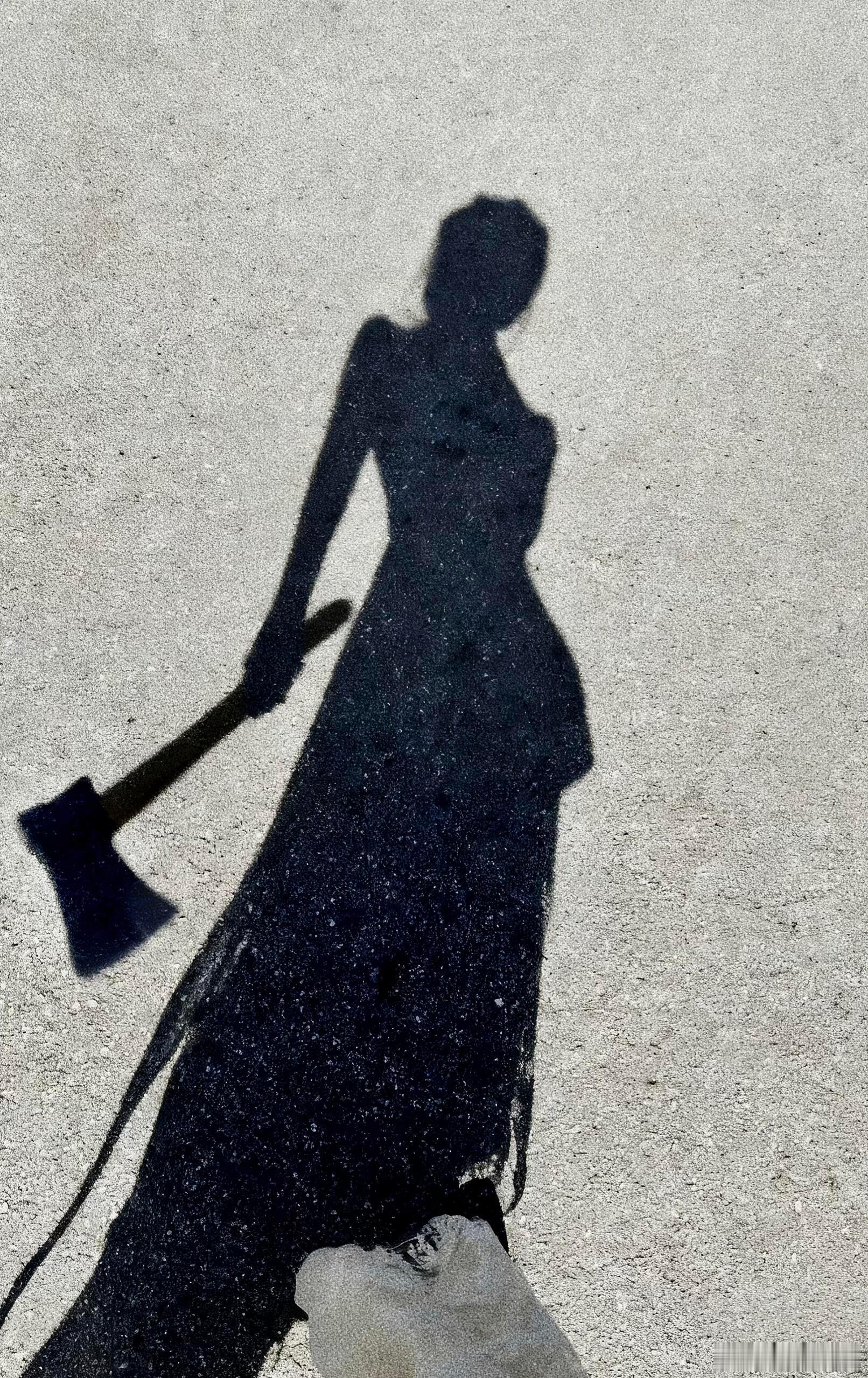 现在的女孩子不好拿捏了。刷到一个分手第二天独自去做人流的女孩子，说分手是因为彩礼