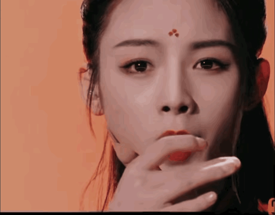 陈丽君的眉毛会变啊！好神奇的力量。她在《浪姐》一个小动作，眉毛就发生翻天覆地的变