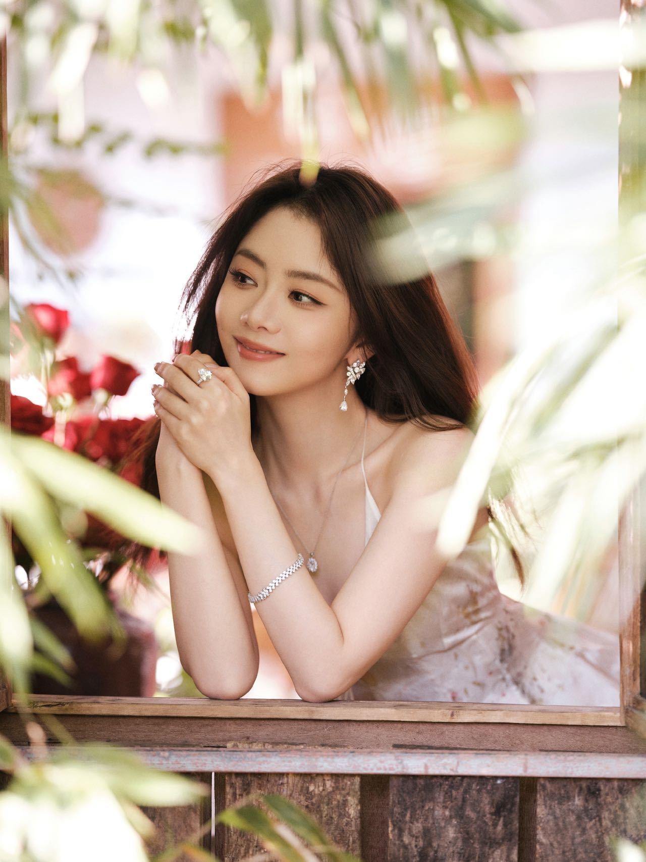 谭松韵谭松韵 李尖尖美成白月光了 时光不败美好！重刷剧集才发现，五年后的李尖尖依