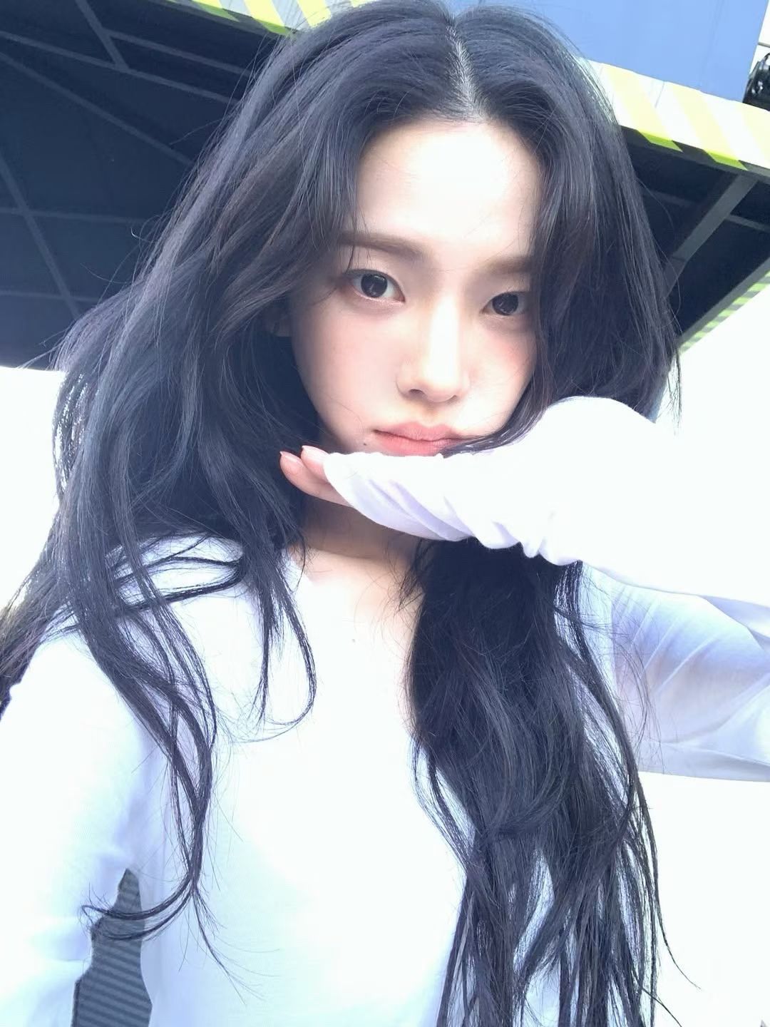 柳智敏宁艺卓近期ins比美 你觉得谁是吒面？ 