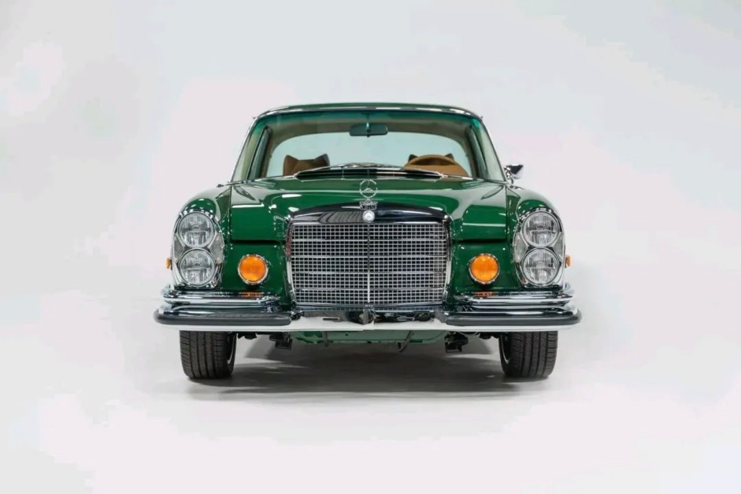 车市热门 Retro Designs推出经典改装版奔驰280SE，搭载AMG V