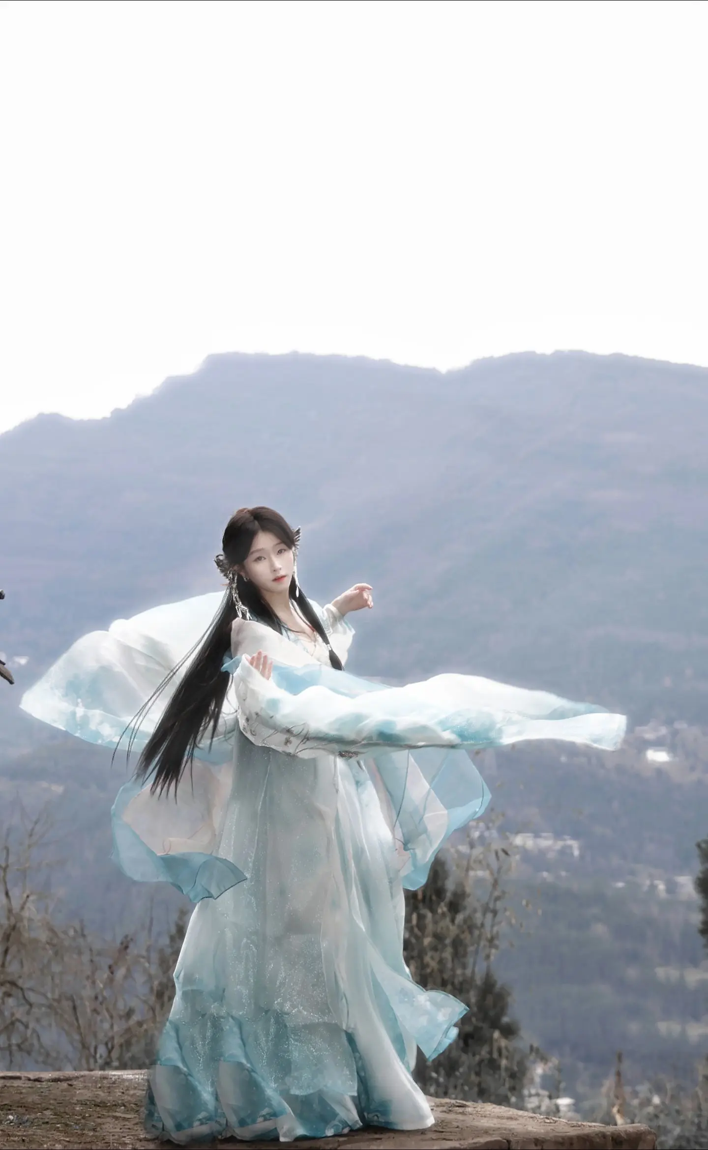 你说，曾见过一个和我很像的人？