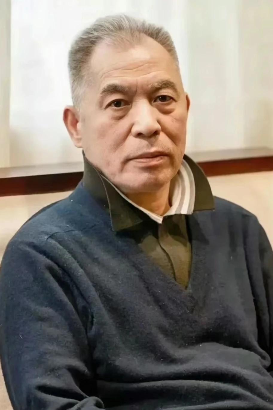 梁晓声在《人世间》中写道：“别轻信什么真金终会闪耀，那纯属瞎扯。以我这三十余载的