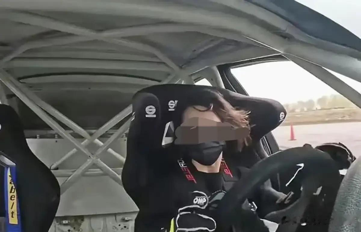 金某交通事故顶包案尘埃落定，竟然是助理自己主动顶包，既成事实无法改变。现在关键不