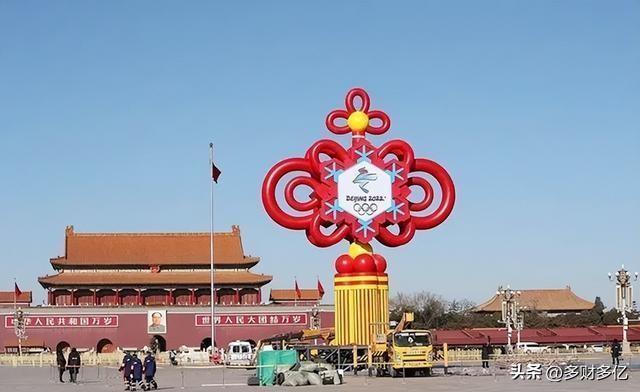 为何毛主席纪念堂始终由解放军亲自守卫，而并非改由武警负责，这背后有哪些特殊历史缘