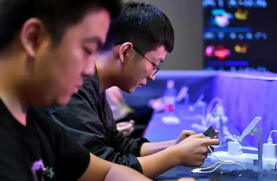 警惕沉迷隐忧！守护下一代，需要全社会共同“亮剑”
回望虎门销烟，林则徐以雷霆手段