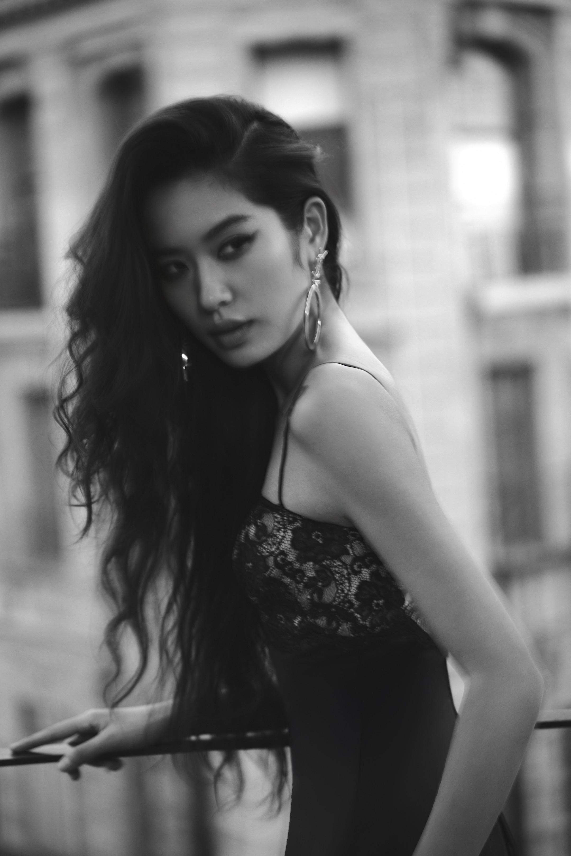 在黑白的交界处