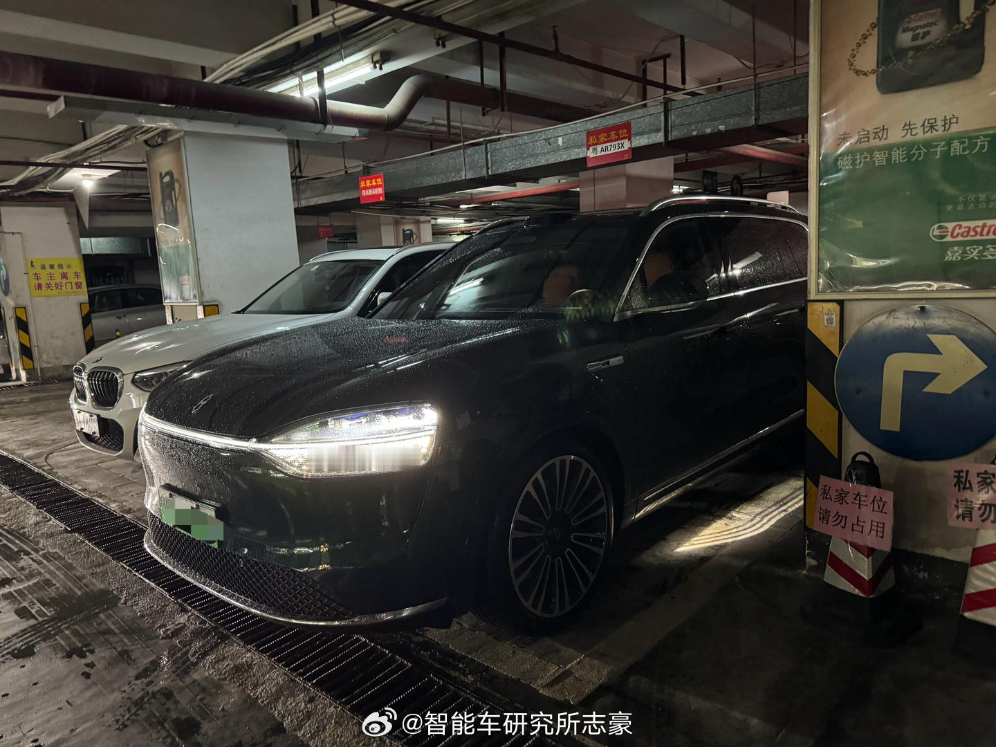 今晚换台遥遥领先的天花板，问界M9[污]感觉我们借的纯电版应该挺小众这么大的车，
