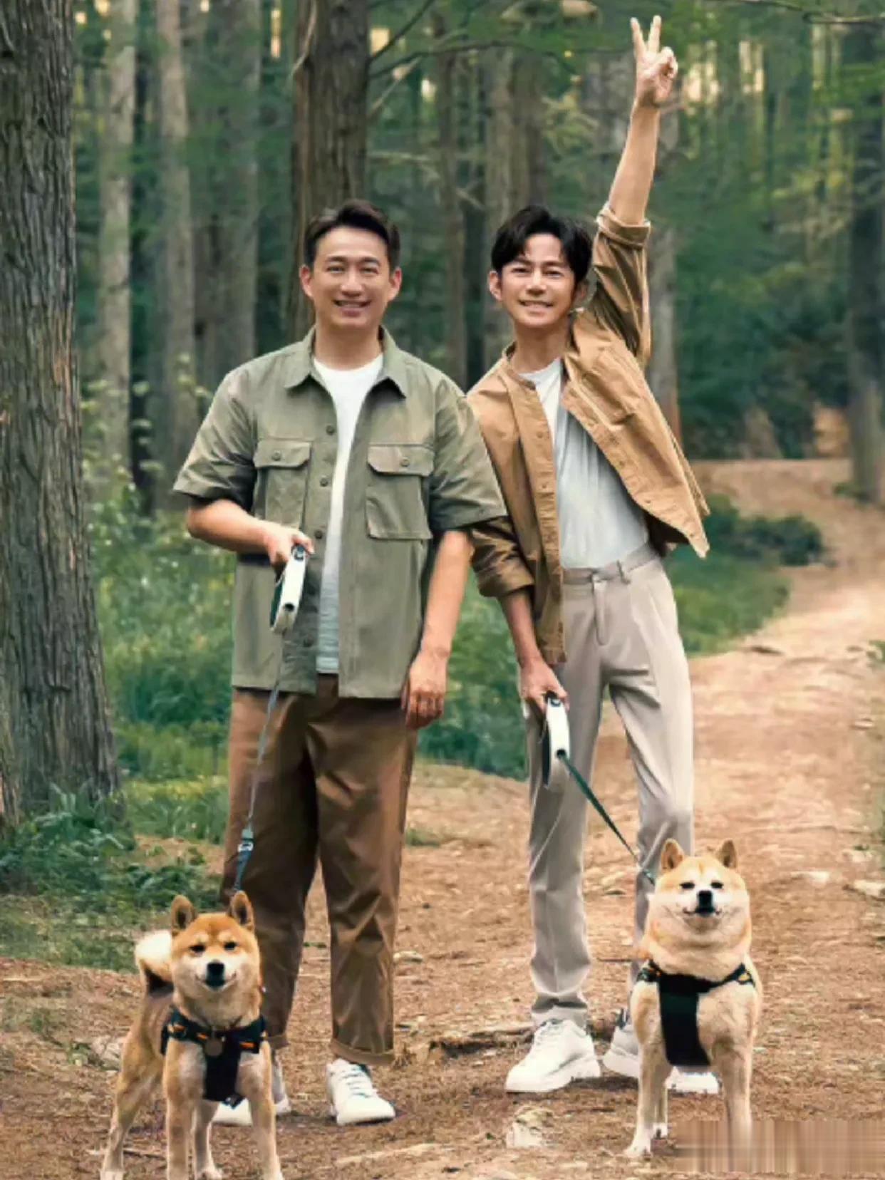 何炅黄磊成“空巢老人”登上热搜！
4月26日，何炅和黄磊一同登上热搜，起因是《向