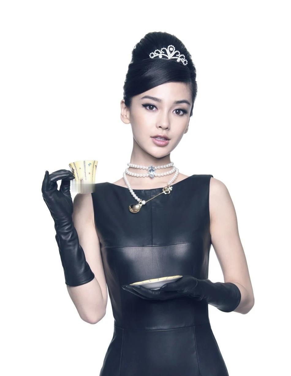 2012 Baby Café 餐厅宣传写真
Angelababy｜2012.04
