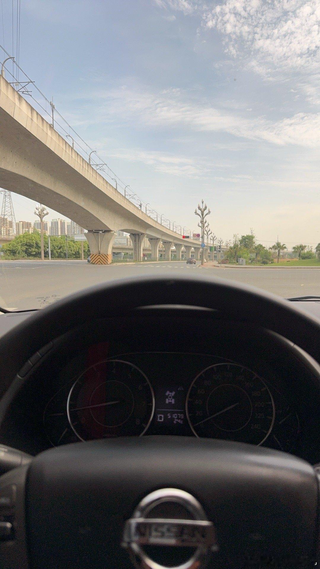 一早上出门，风和日丽，我就知道会一切顺利。这一次，小王已经吃了四天止痛药了，又触