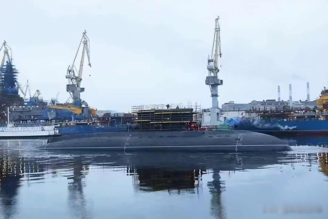 潜艇沉了，无人艇赢了，水下战争变了

2025年冬天，俄罗斯黑海舰队的基洛级潜艇