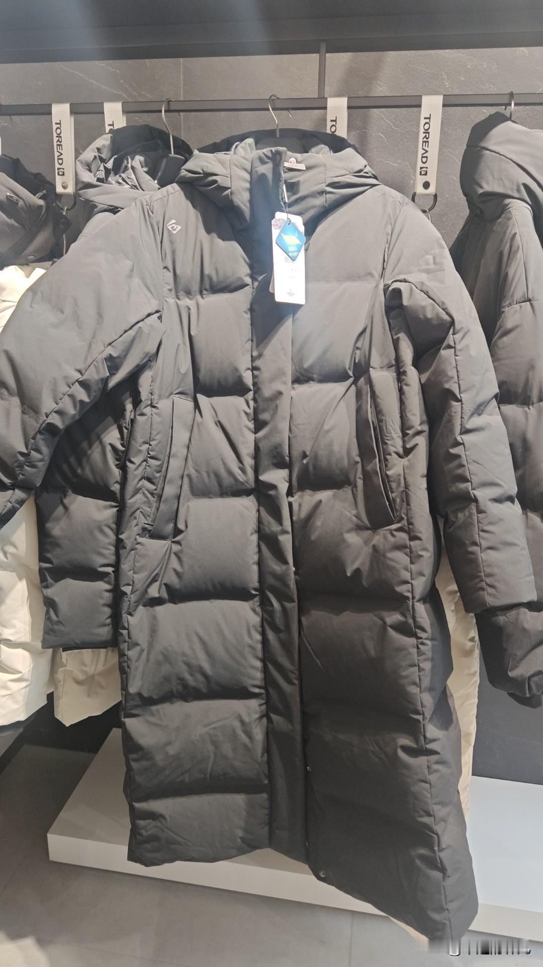 羽绒服谁家好？
又想买羽绒服了，
因为特别怕冷，
就想买特别暖和的，
谁家羽绒服