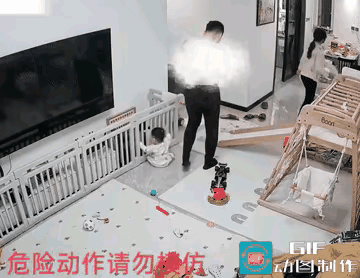 看到这家人这样看孩子，真替他们着急，大家看视频！

孩子爸爸只顾着他自己低头看手