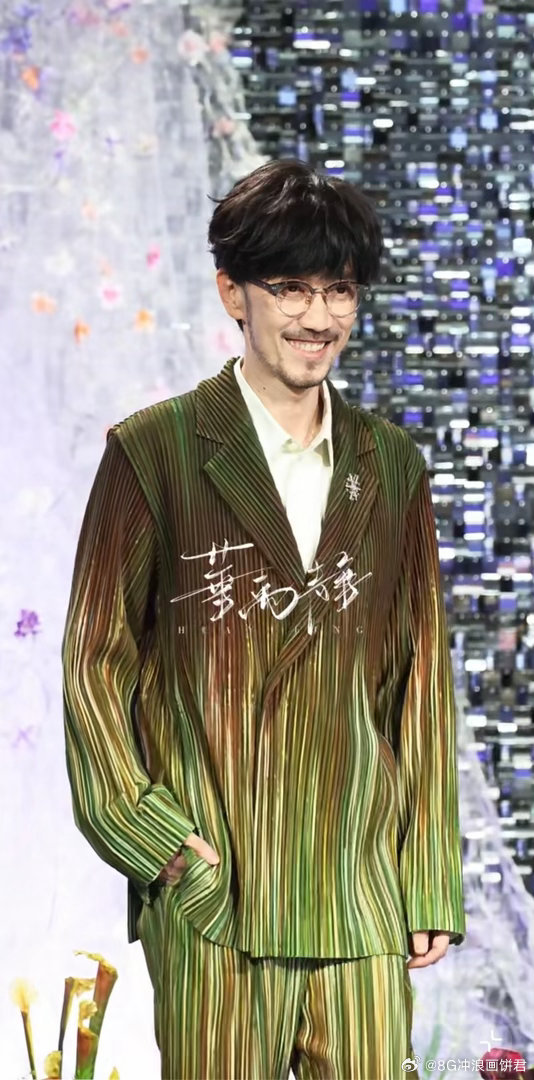 周传雄回应帮王俊凯写歌 一年多前的合作，如今才揭开一角。周传雄口中的王俊凯，是认