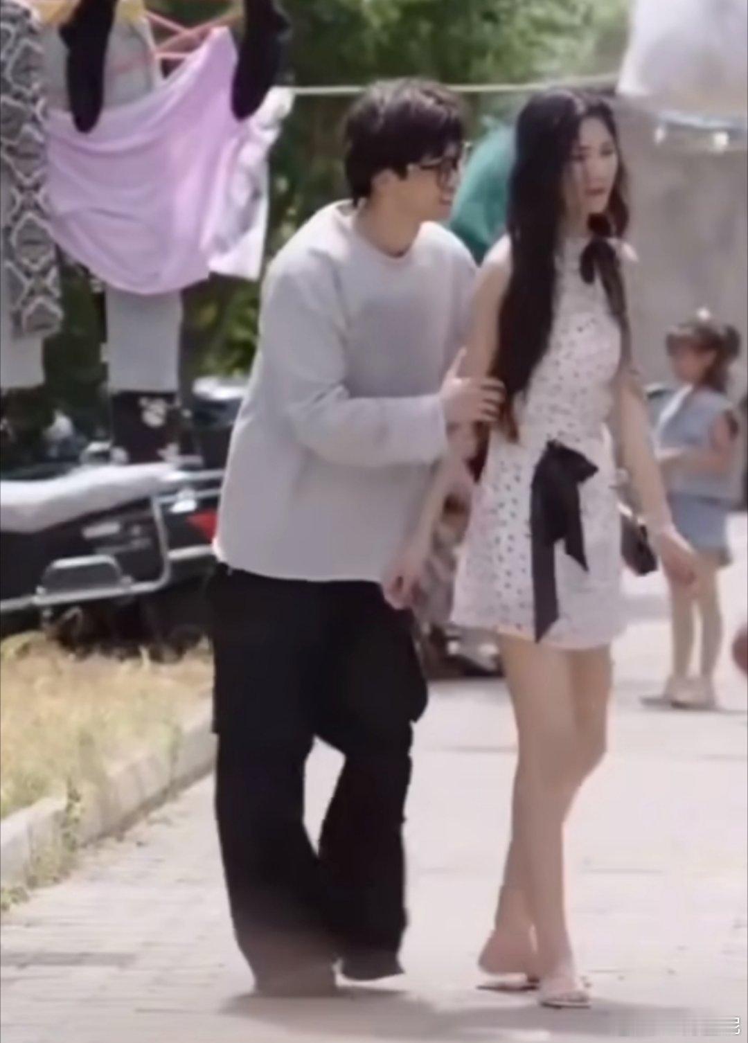 内娱女演员什么时候高跟鞋自由合作男演员高的时候啊，合作小地炮不可能的，孙千予穿个