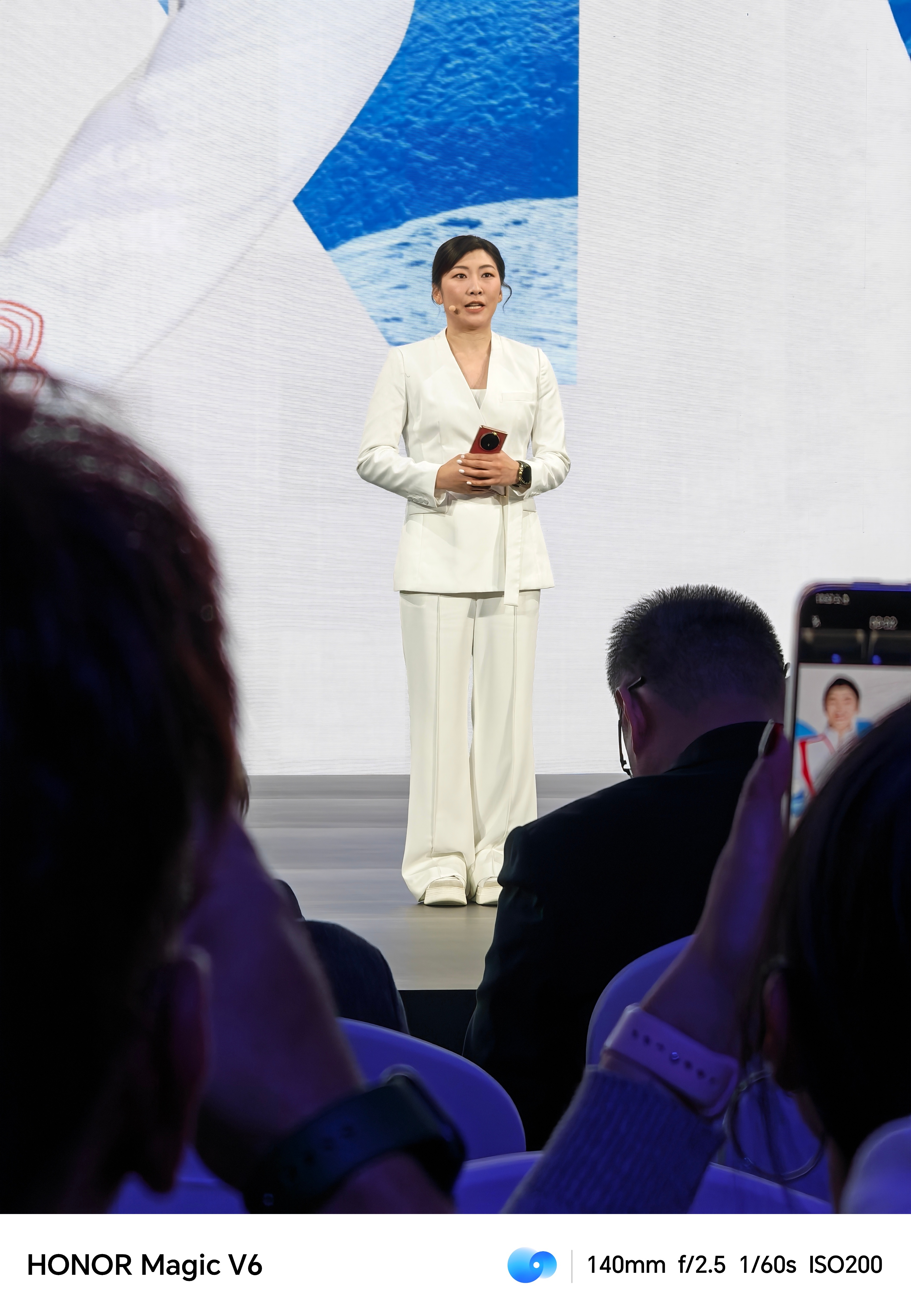 荣耀magic v6 徐梦桃来发布会现场原来她这么能唠 深圳
