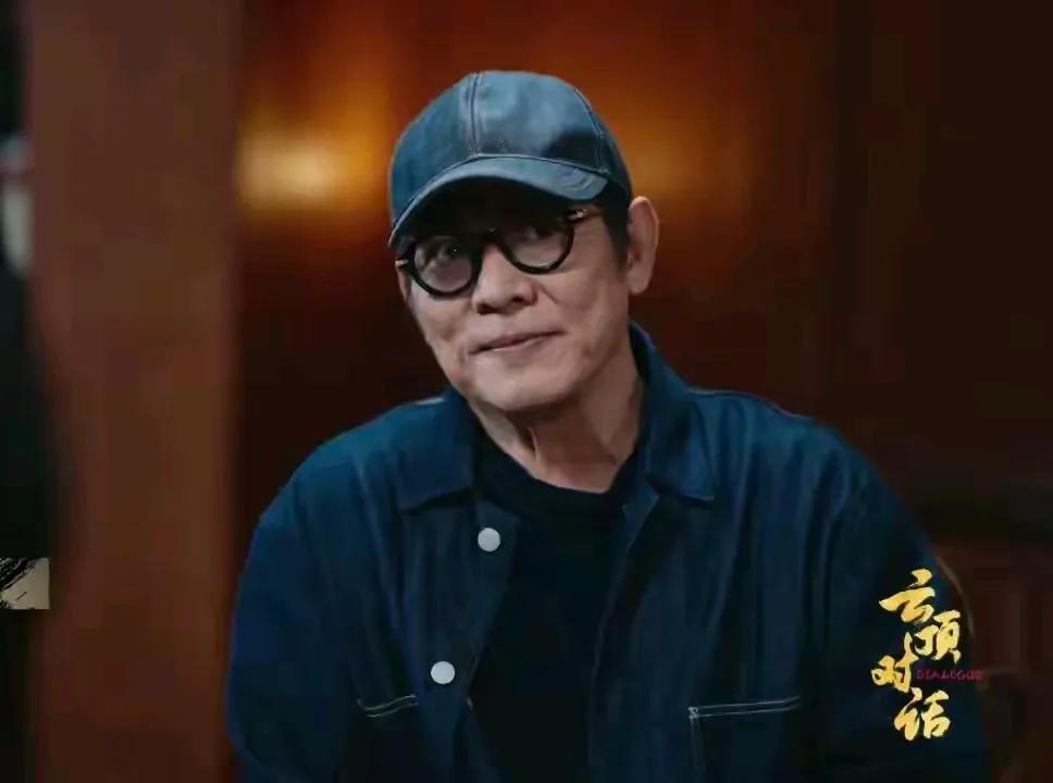李连杰作为华语武打电影的著名人物，凭借其精湛的武艺和卓越的演技，赢得了全球观众的
