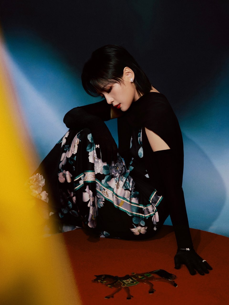 周笔畅穿百花旗袍上百花迎春谁研究的让周笔畅穿旗袍 百花迎春名场面！周笔畅旗袍造型