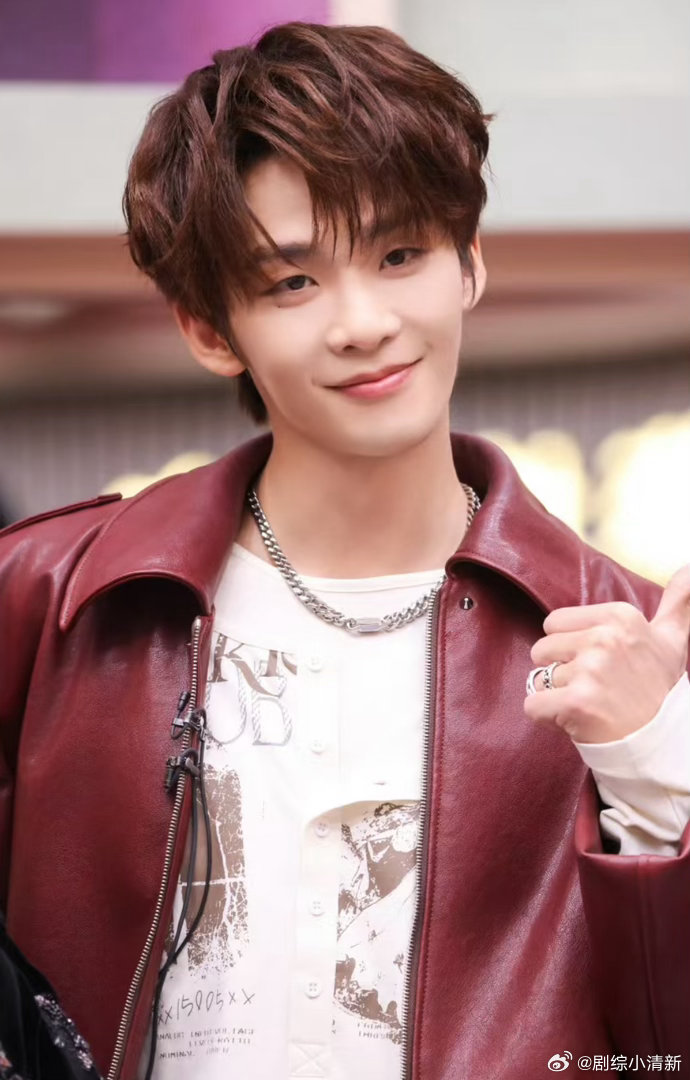 江语晨送考人是王赫野王赫野还没合唱已经合跳了乘风2026 王赫野的送考舞台太惊喜