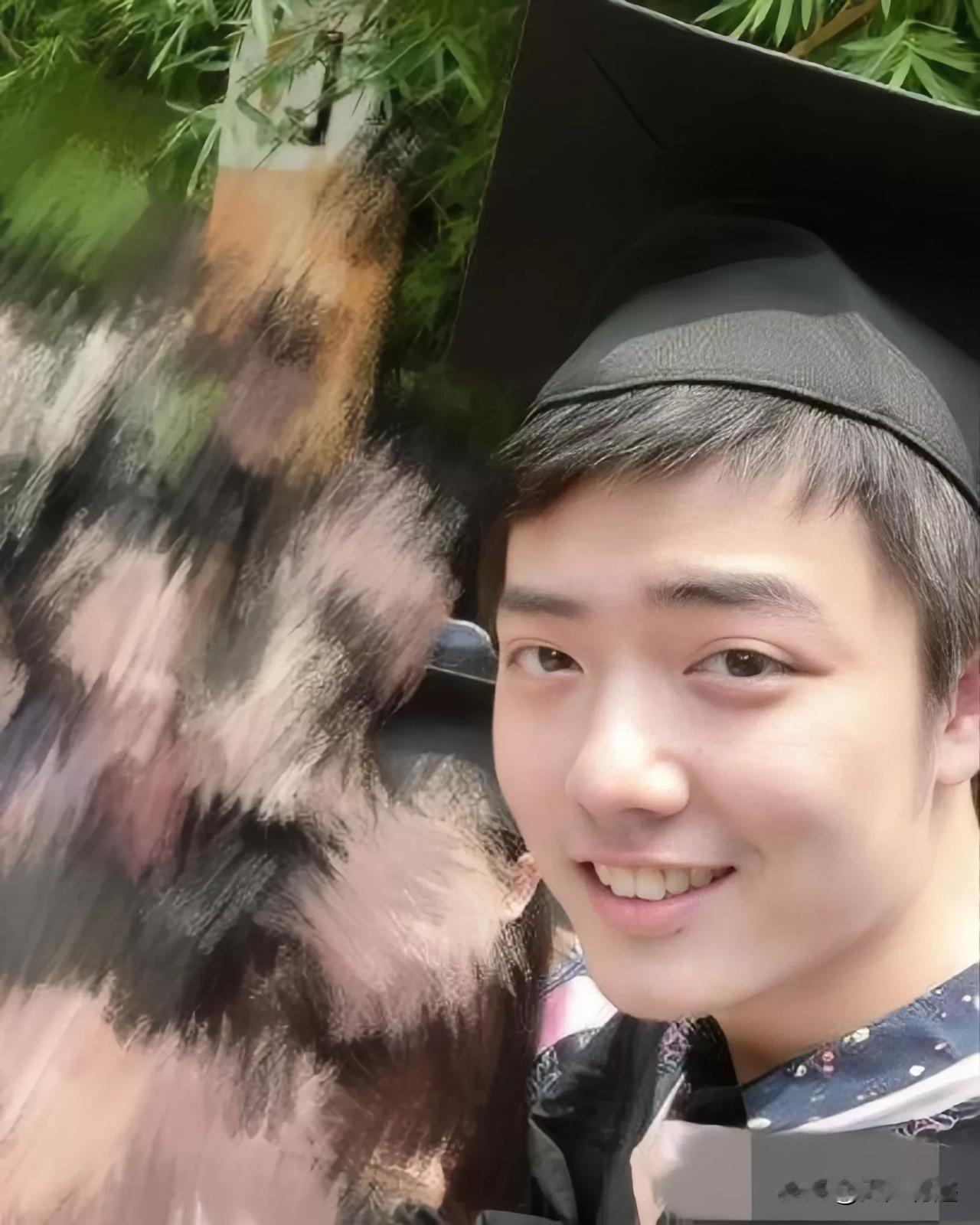 肖战说，我从低谷而来，就不怕再回到低谷去，本来我就是什么也没有的，也没有什么可失