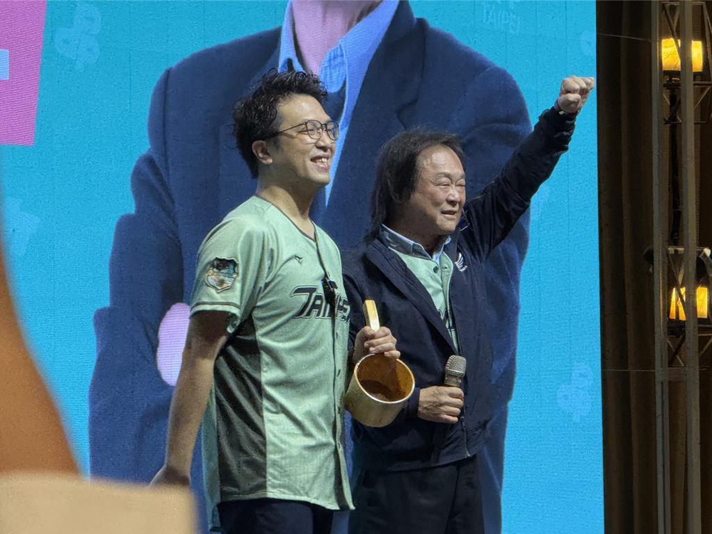沈伯洋称蒋万安“优点是长得帅”柳采葳轰：格局非常没水平
民进党台北市党部2日举行