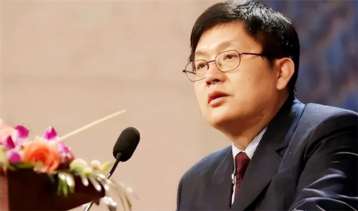 一夜之间，六大主流网络平台同步出手同时封杀，连个申诉的按钮都没给留。几百万粉丝的