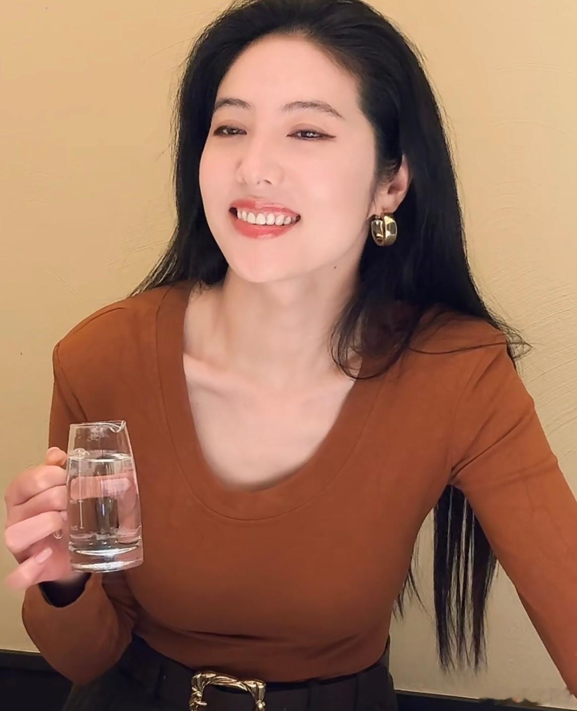 成熟迷人少妇 
