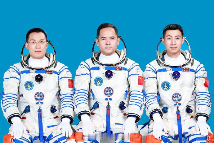 【神舟二十一号乘组荣获航天功勋奖章】中共中央、国务院、中央军委决定，给张陆同志颁