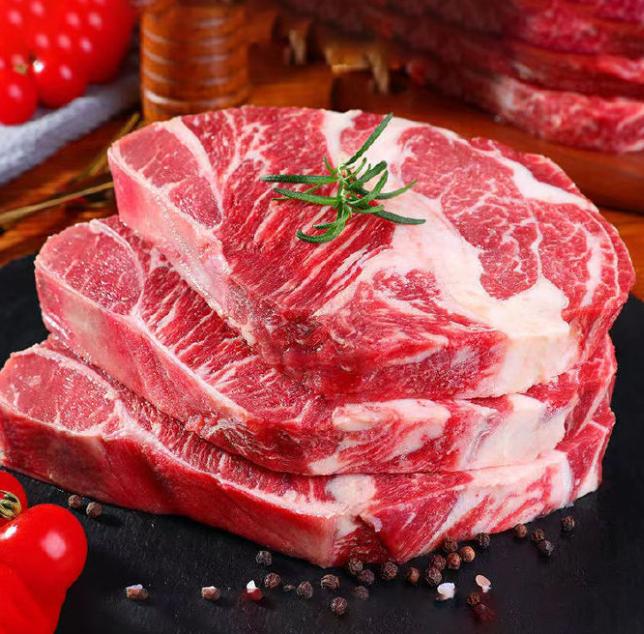 进口牛肉便宜，不等于它是“劣质肉”，但拿超市里的进口冻肉与国产鲜肉直接比价，本身