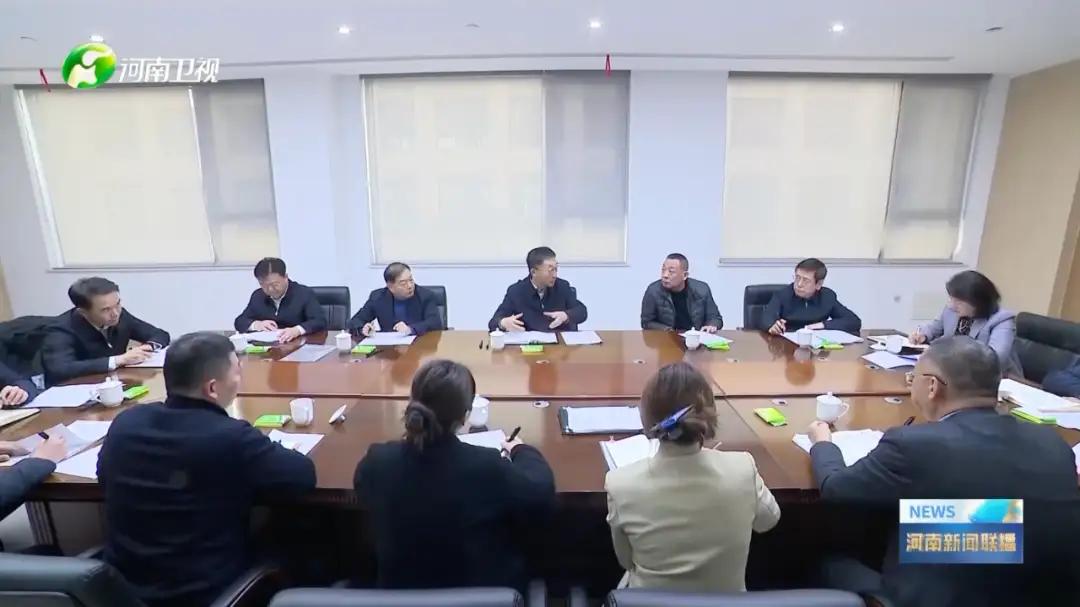 有些人为了贬低于东来真是大费苦心，省政府新春政企茶话会，他们就说于东来连上桌的机