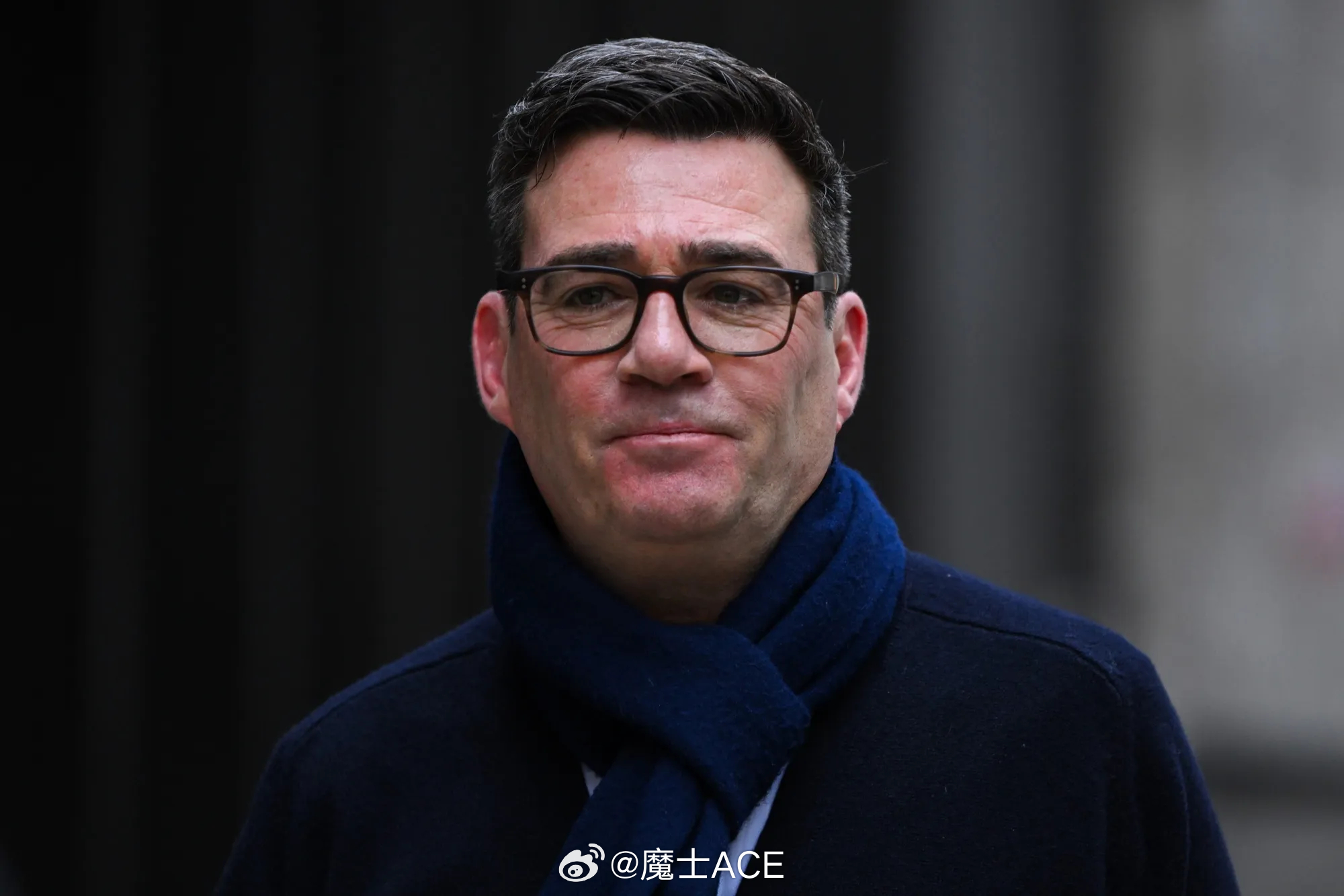英国首相宣布辞职烽火问鼎计划热点现场  斯塔默终于辞职，英国十年换7相，直接刷新