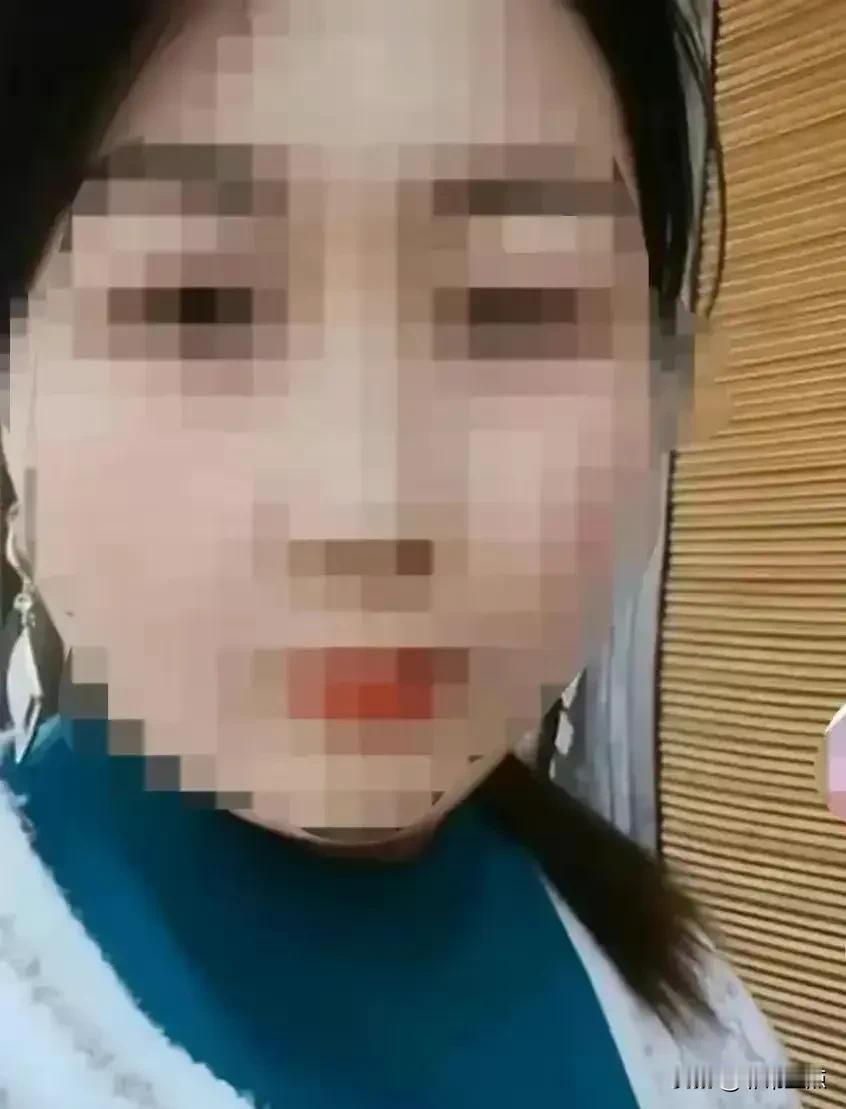 甘肃天水，7岁女童双手被后妈压到开水中，逼她吃小米辣，夜里锁她在门外，动手打她的