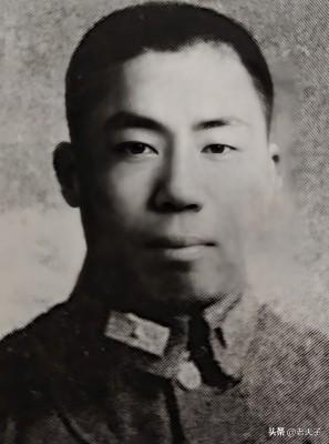 中华民国历史人物之第1361位，胡长青（1907一1950）湖南临湘县人。
毕业