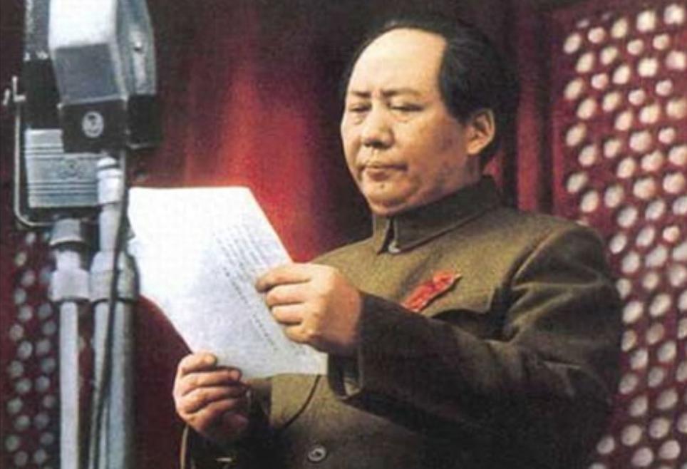 1957年毛主席路过沈阳时，特意询问军区司令黄毛丫头在哪里，想吃她亲手做的饭吗？
