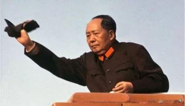 毛主席通晓古今，文韬武略，开创出许多制度先河，建立了许多历史功绩，但要论最伟大的