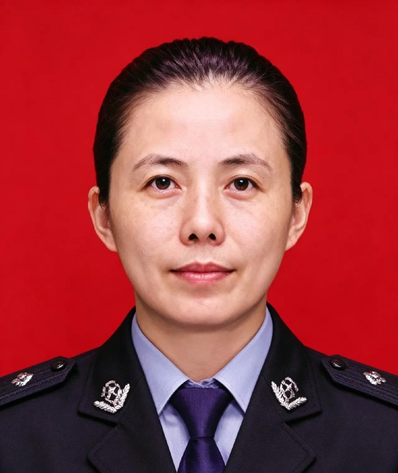李健平，女，汉族，1975年7月生，中共党员，1991年入伍，1997年退役，现