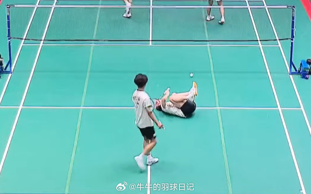 松山奈未在刚刚的越南赛中因左膝受伤，退赛...可能是交叉韧带