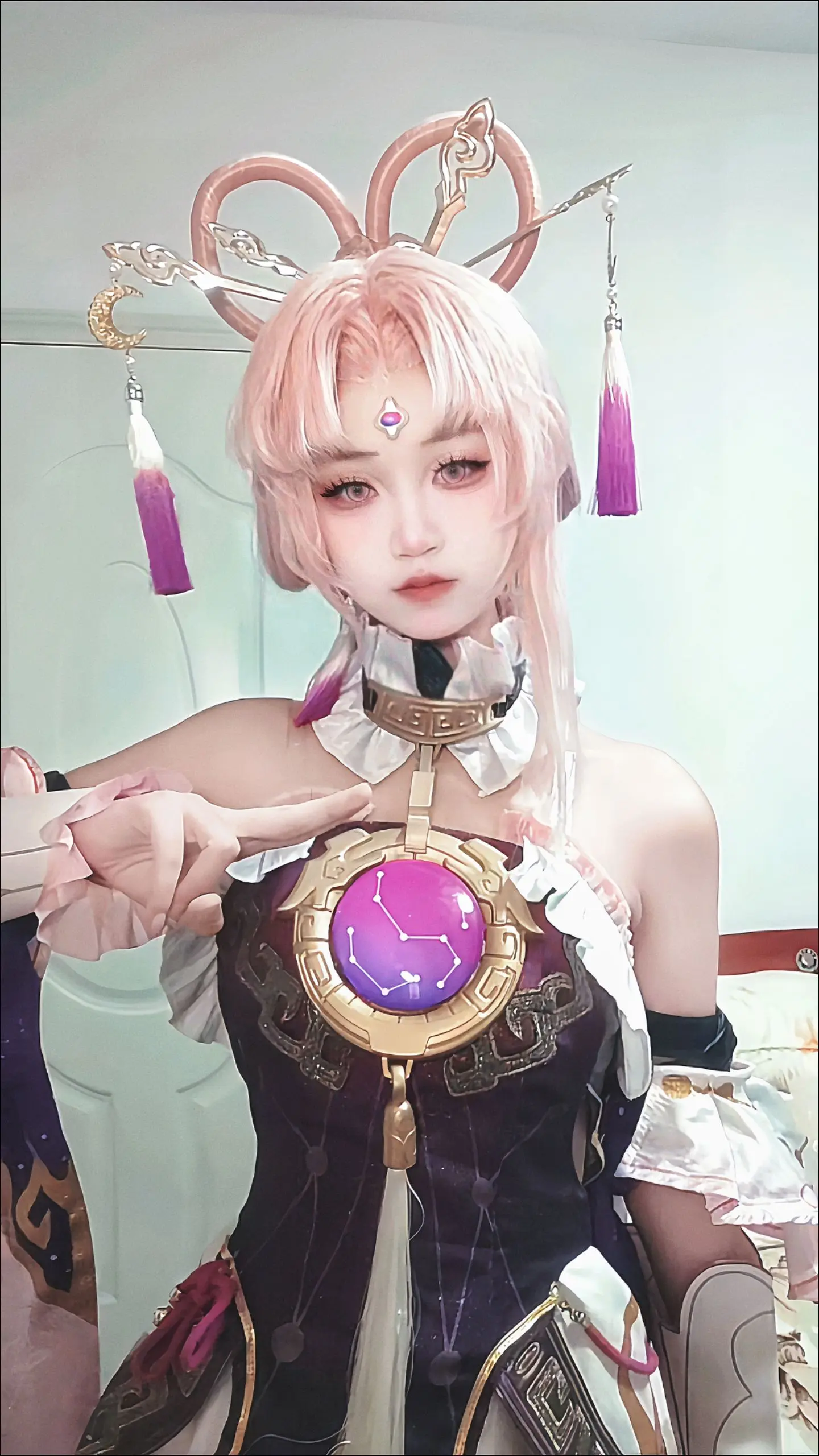 「你的一举一动，早在法眼占测之内」。