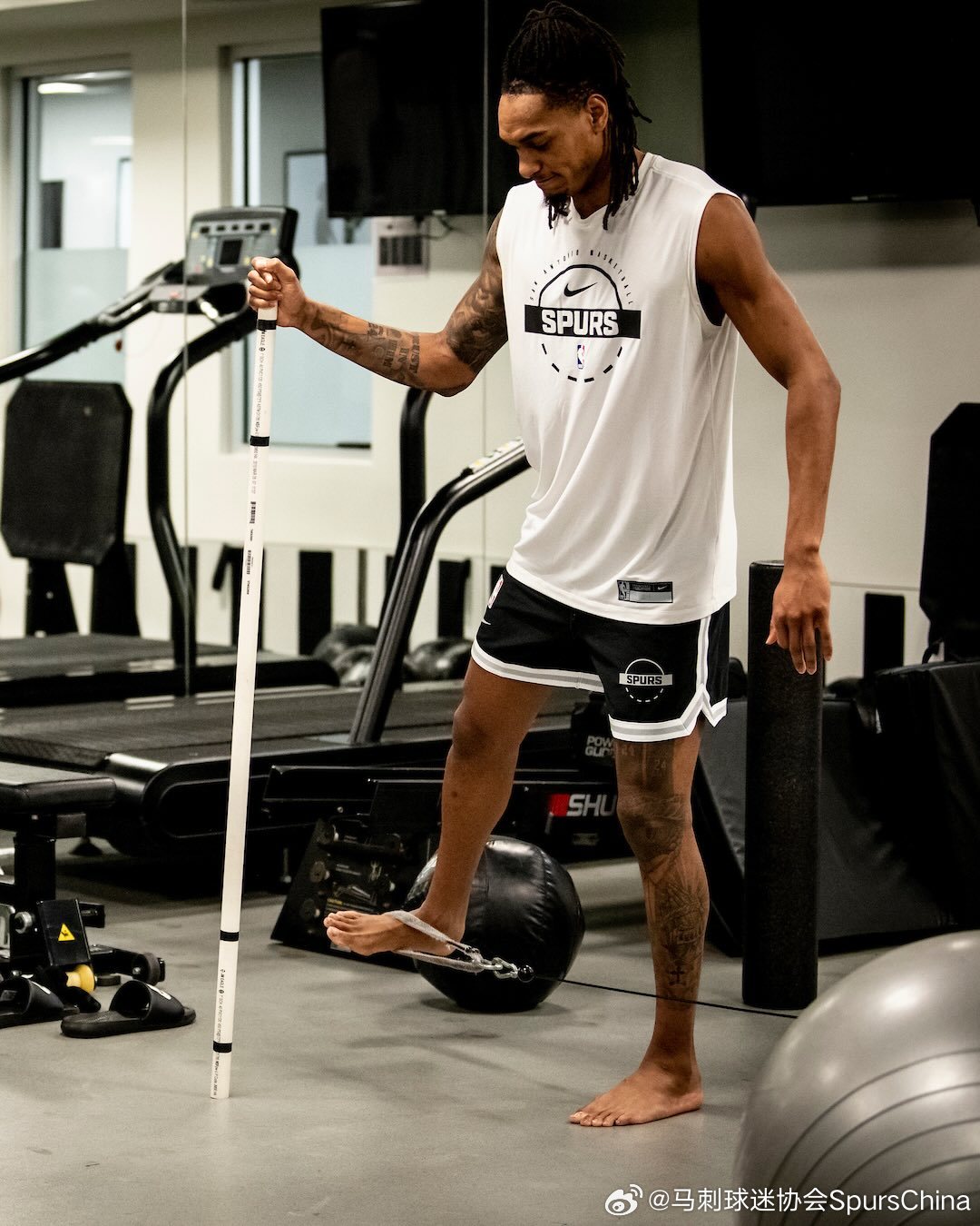 瓦哥快点养好伤叭