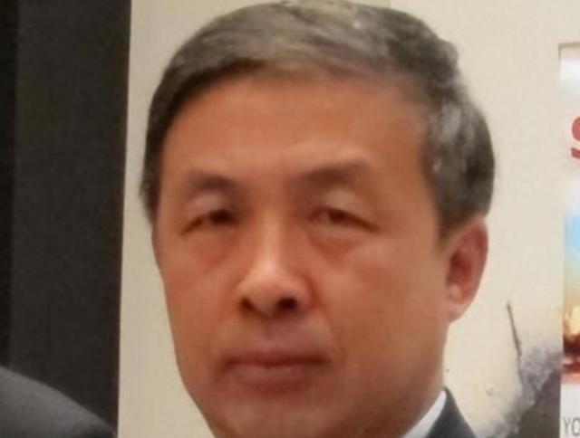 “中国现在向美国投降还来得及！再晚就要‘跪着’了，”几年前，中国专家马臣公开宣称