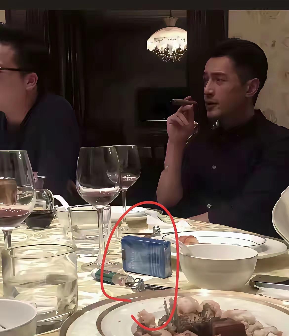 胡歌抽的烟，普通人真的买不起。 