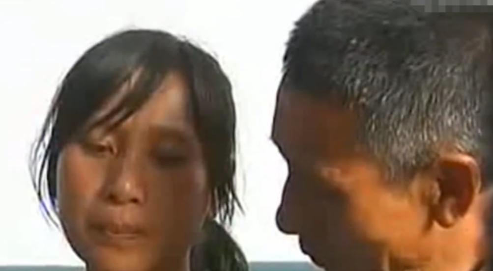 因考试不及格，12岁男孩被爷爷责骂后带着8岁妹妹离家出走17年，不仅毁了妹妹的一